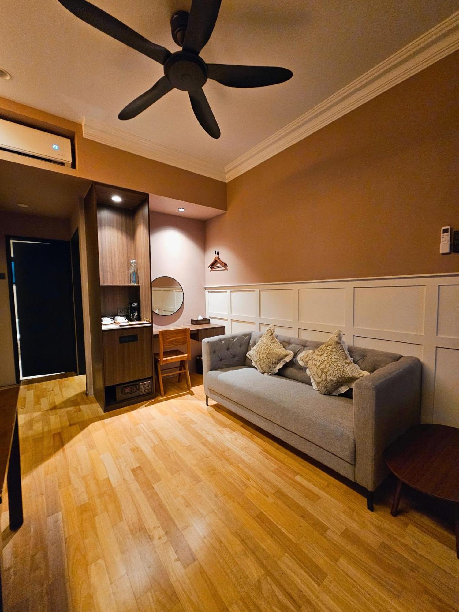 The Palm Suite At Lava Mansion Джорджтаун Экстерьер фото