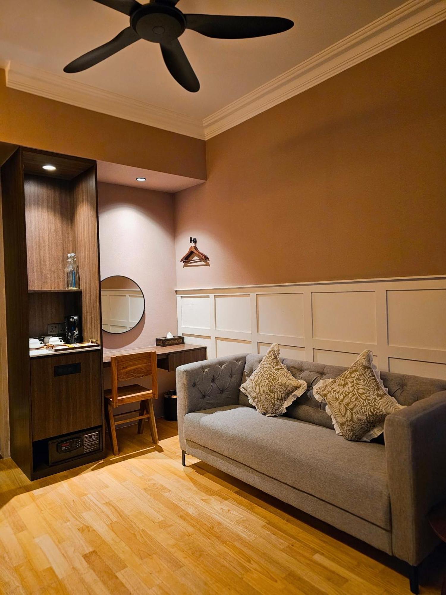The Palm Suite At Lava Mansion Джорджтаун Экстерьер фото